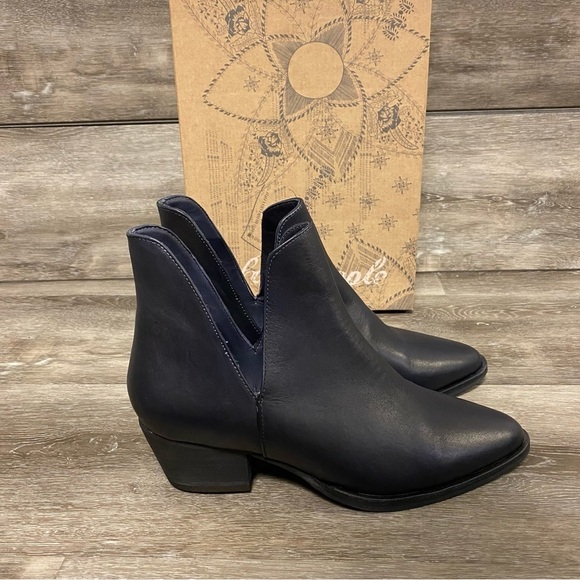 Free People | Charm Double V Bootie NEW Size 37 - Picture 1 of 12